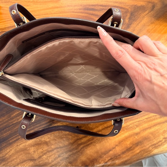 Michael Kors Voyager Tote Laptop Bag in Barolo (Oxblood Reddish Brown) GUC - Picture 14 of 17